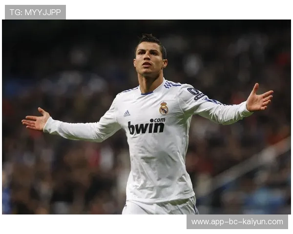 不续约就卖掉！皇马明示维尼修斯，巴西人来到十字路口，效力皇马的巴西球员