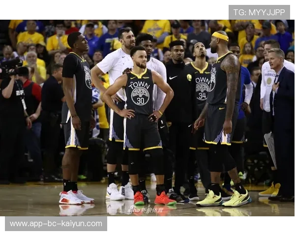 勇士队全队齐心，誓构筑王朝