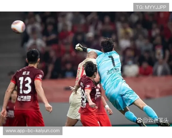 国际赛事火热进行，豪门球队展开激烈对抗，各国联赛豪门