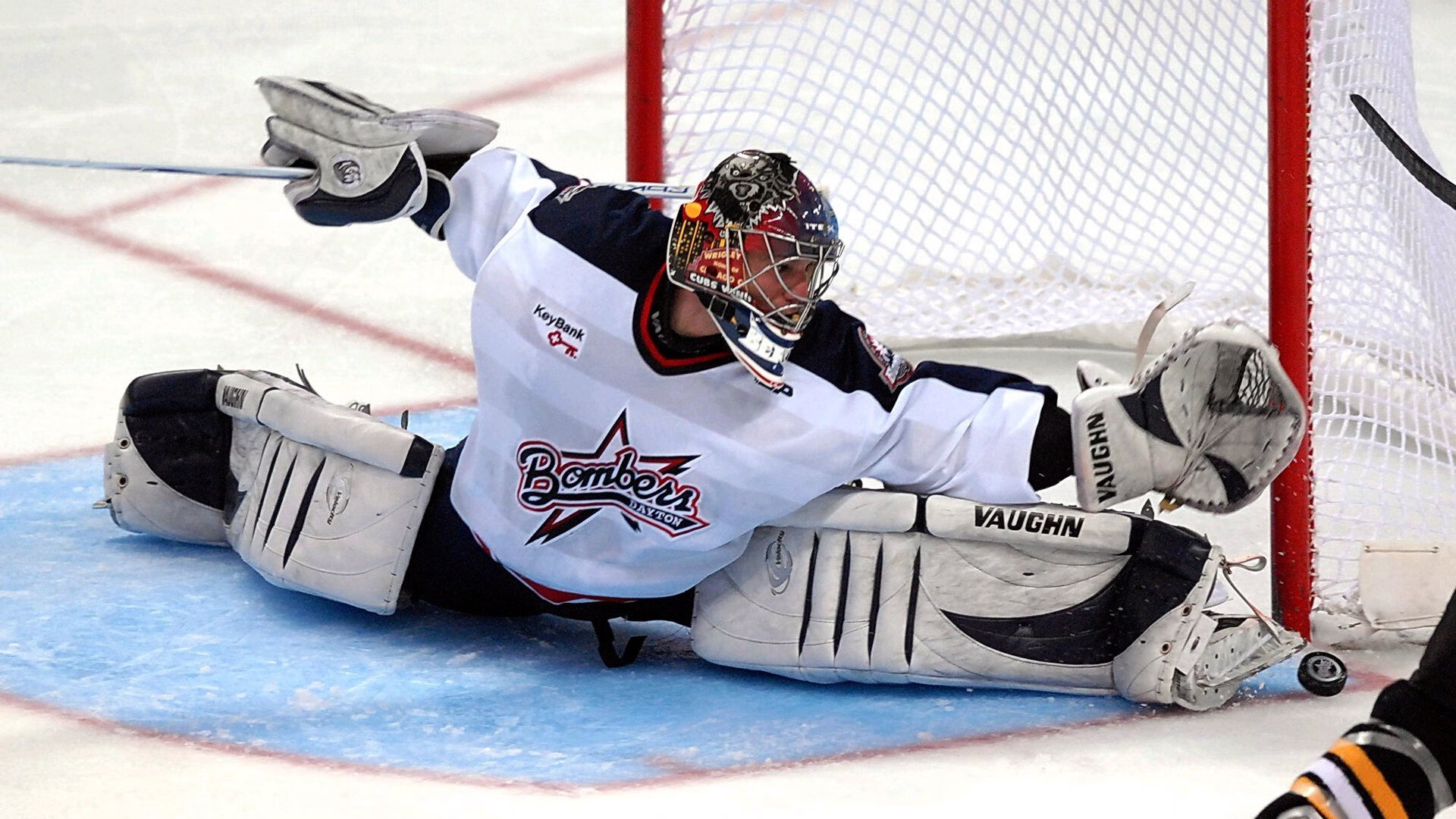 女篮联赛常规赛上海女篮主场战胜北京女篮，内线掌控赛场绝对优势